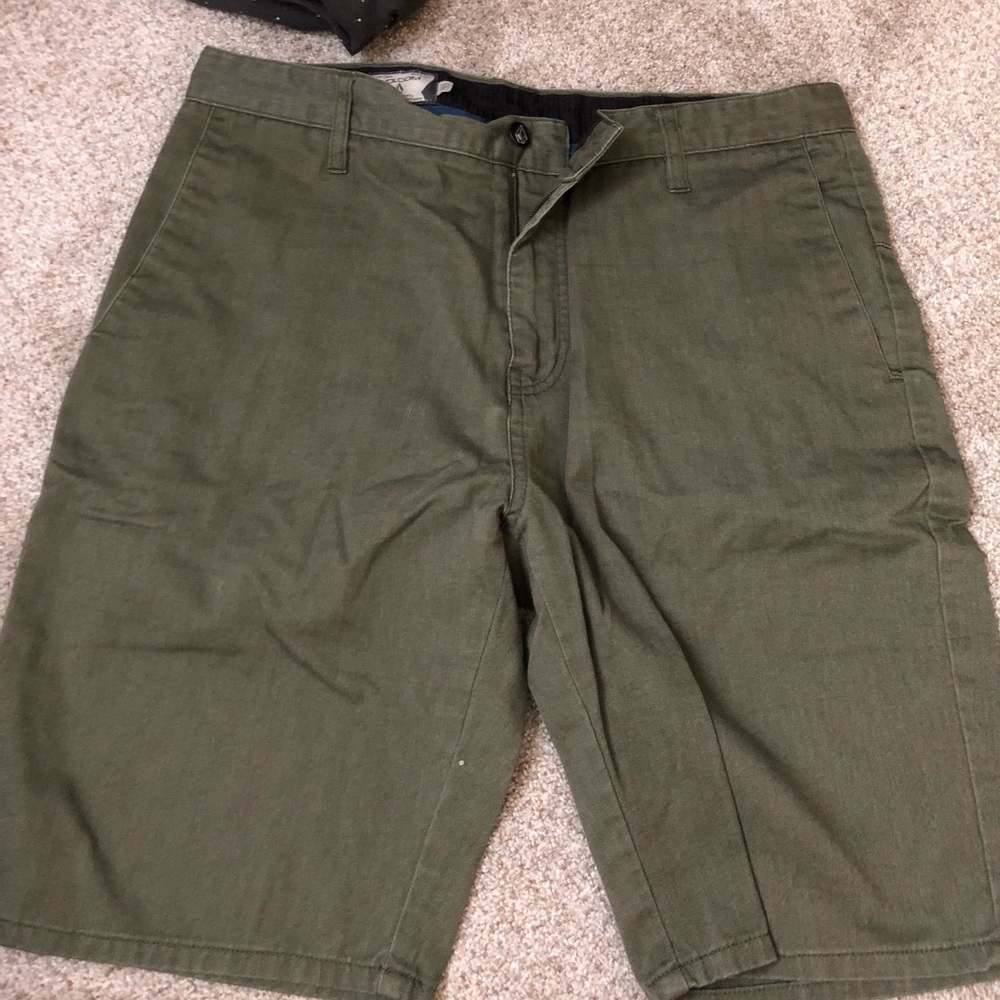 Volcom Shorts Olive Green Sz 33